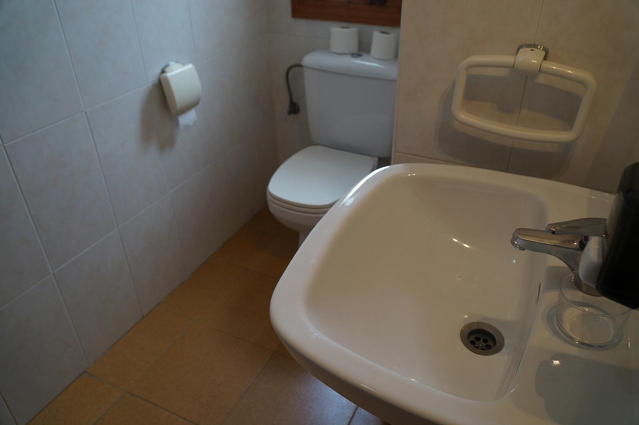 Hostal Camino Real Calzadilla de la Cueza Luaran gambar