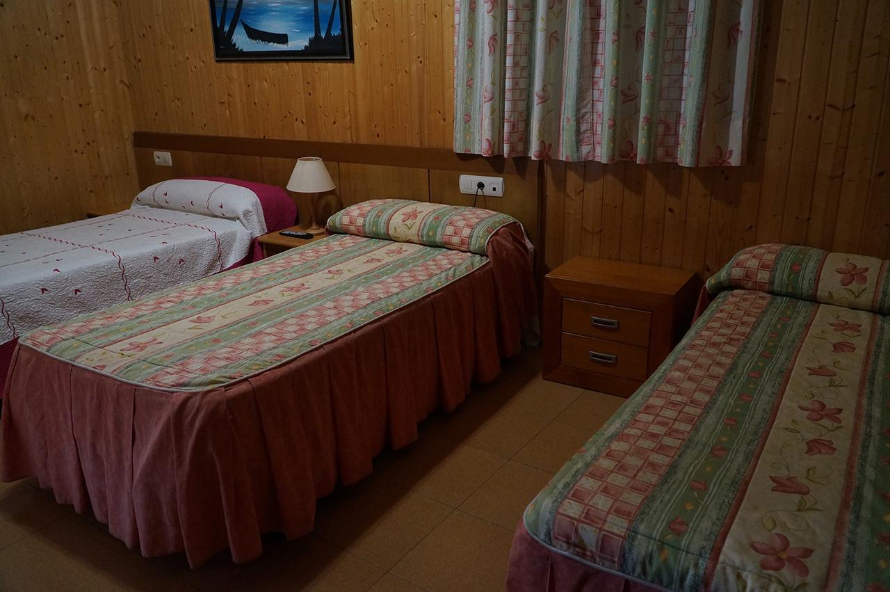 Hostal Camino Real Calzadilla de la Cueza Luaran gambar